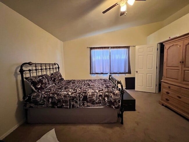 Building Photo - 3 Br 2Ba House with Garage and fenced yard**FURNISHED**