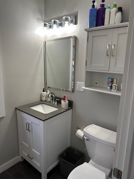 1st floor bath - 302 Mitchell St