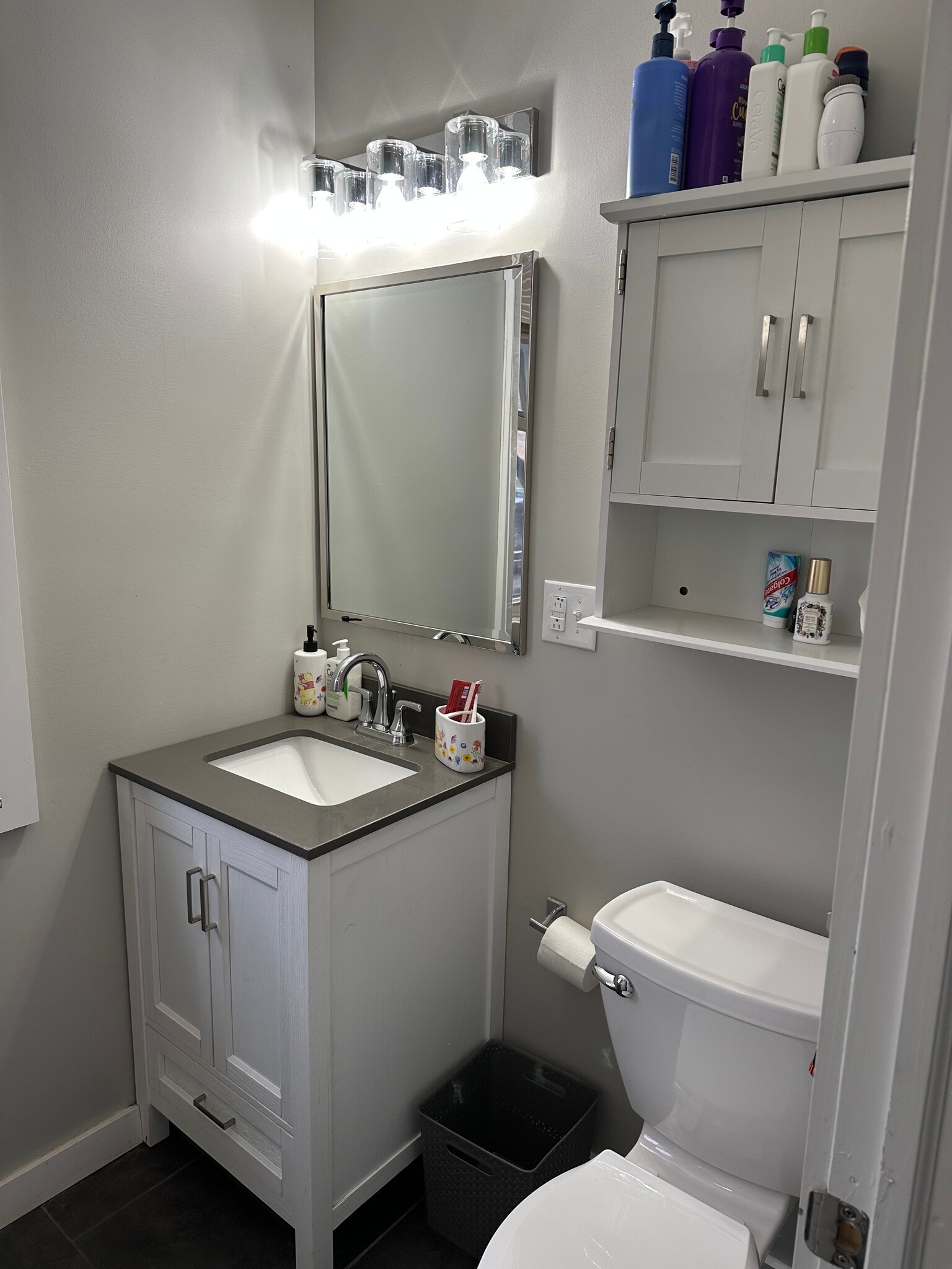 1st floor bath - 302 Mitchell St