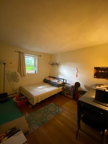 Building Photo - 310 Tappan St