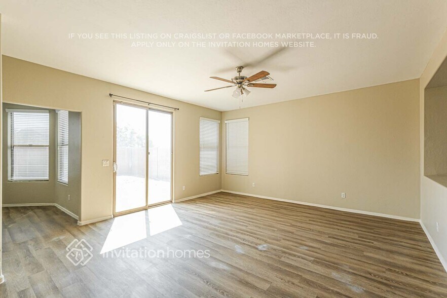 Building Photo - 6826 S 30th Ln