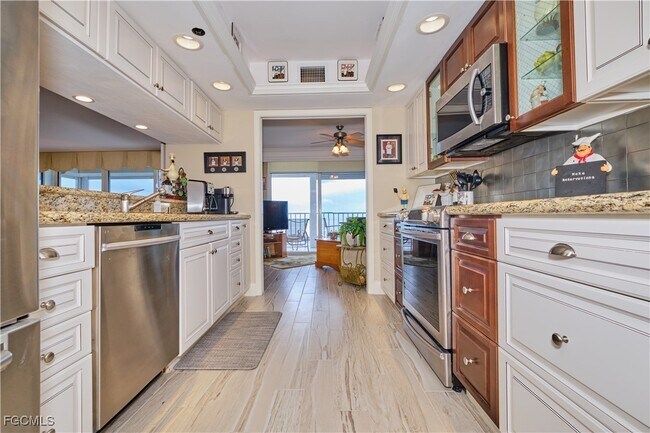 Building Photo - 5550 Heron Point Dr