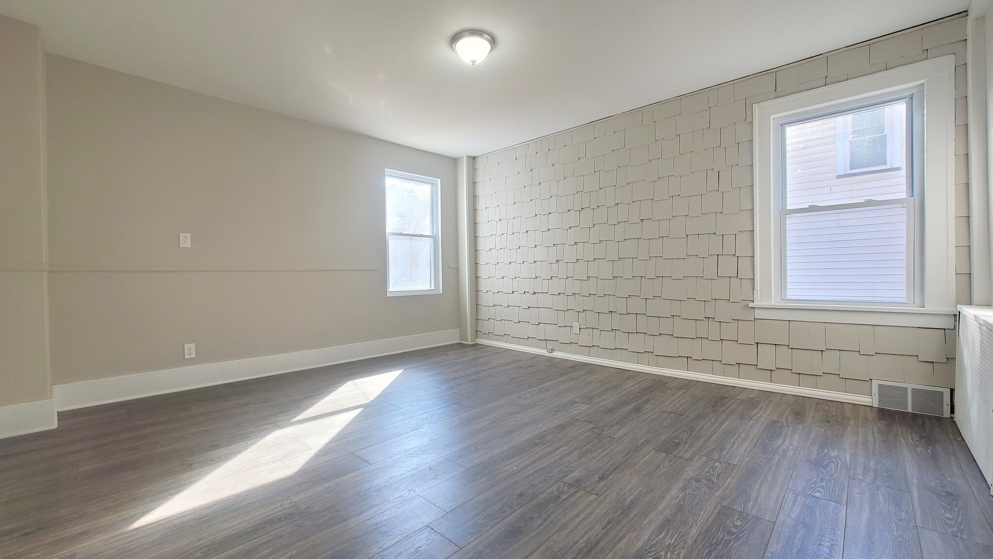 Building Photo - 3988 Lake Ave