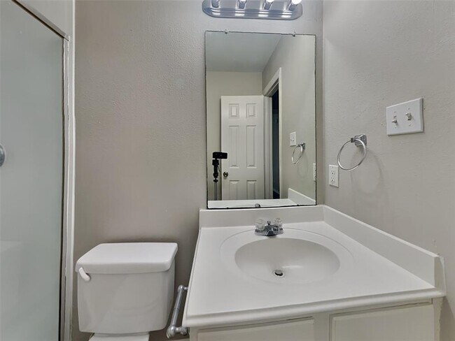 Building Photo - 10834 Golden Sunshine Dr