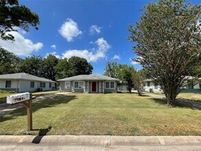 Building Photo - 1241 Chevy Chase Dr