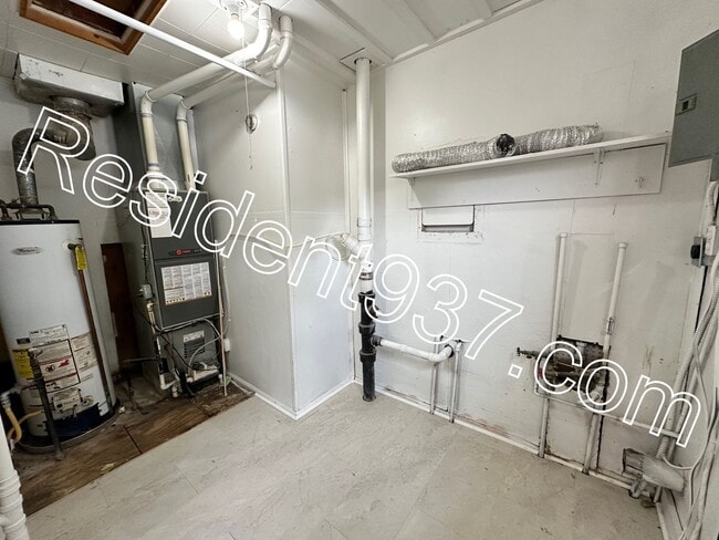 Building Photo - 2 Bed 1 Bath