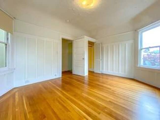 Building Photo - Outside Leasing - 1035-1039A Sanchez Street