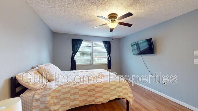 Building Photo - 5026 Water Oak Dr