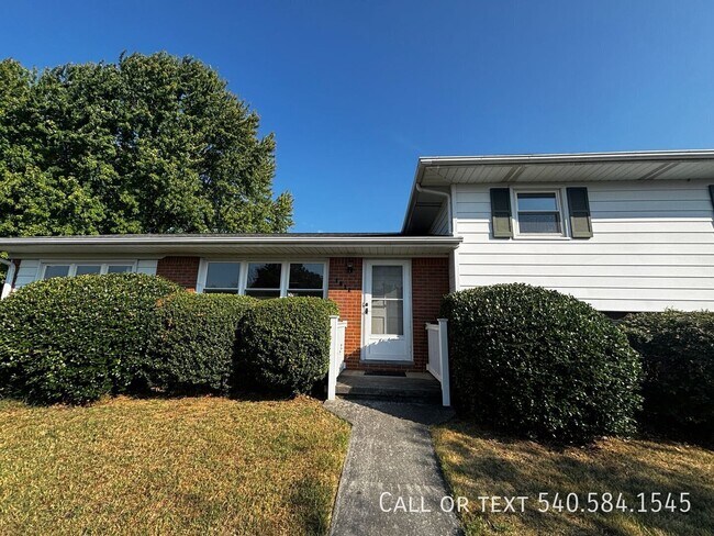 Building Photo - 1511 Narcissus St