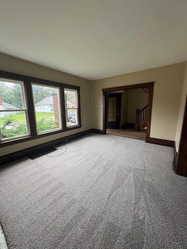 Building Photo - 3 Bedroom 1 Bathroom Home Ready to Rent!