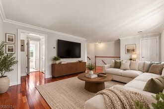 Building Photo - 67 New England Ave