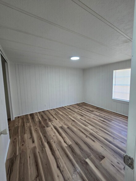 Building Photo - 216 N Carpenter St
