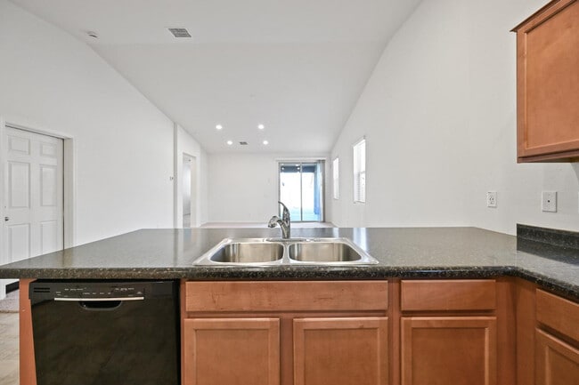 Building Photo - 1630 E Grove St