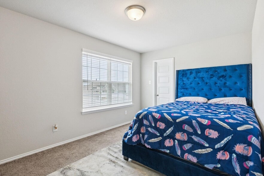 Building Photo - 8982 Delway Dr