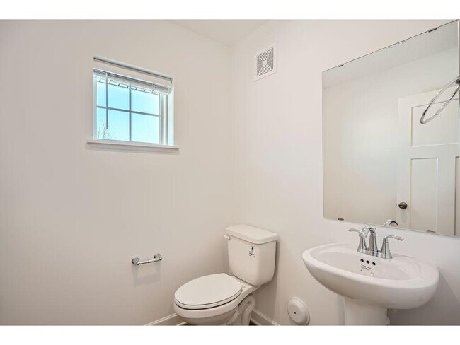 Building Photo - 1082 Jubert Dr