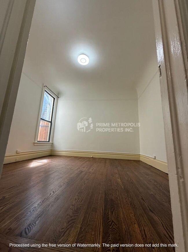 Building Photo - 4 bedroom in San Francisco CA 94110