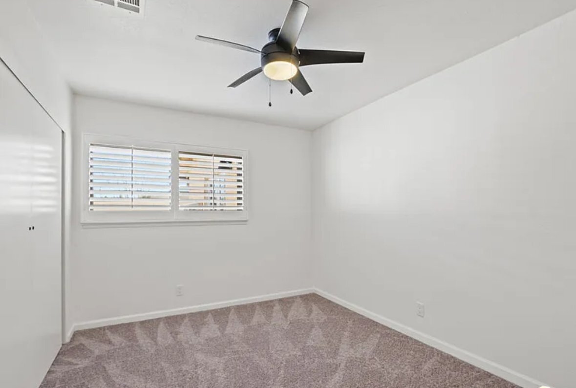 Building Photo - 2140 E Hildy Ln