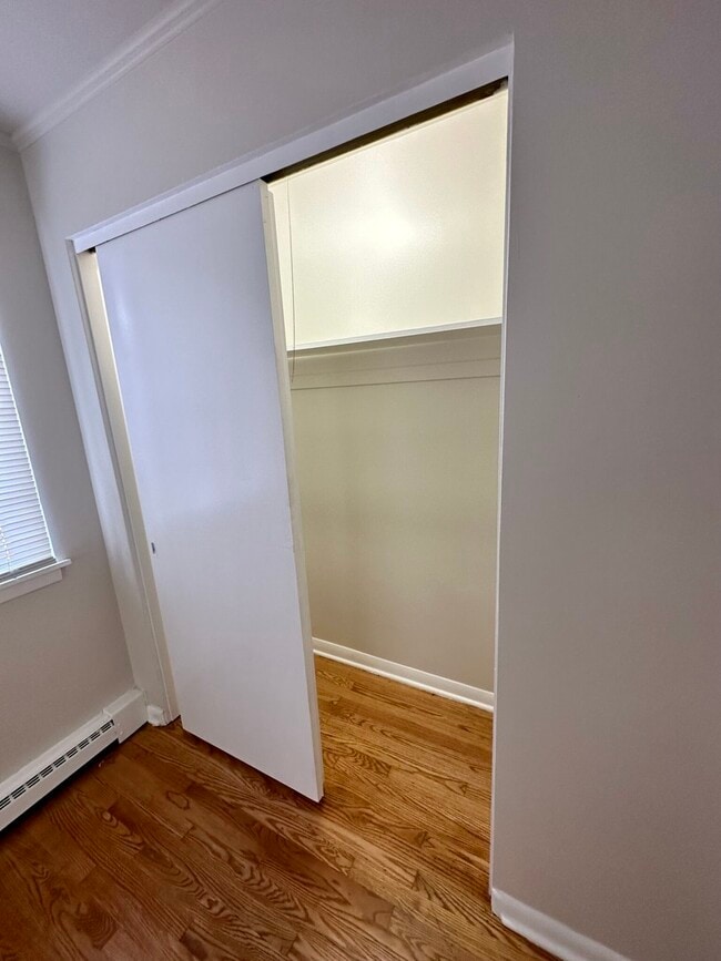 Building Photo - 5640 N Talman Ave