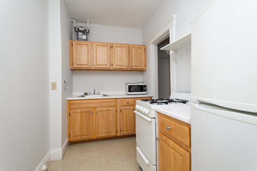 Building Photo - 49 Worthington St