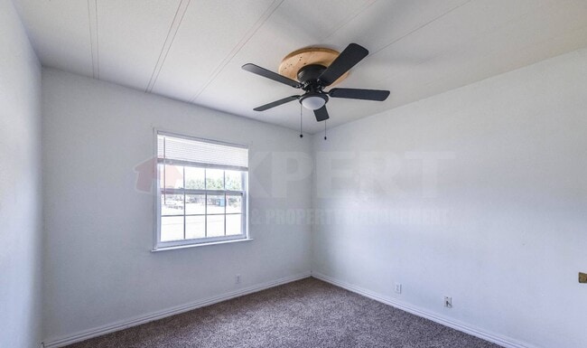 Building Photo - 1402 Elyse Dr