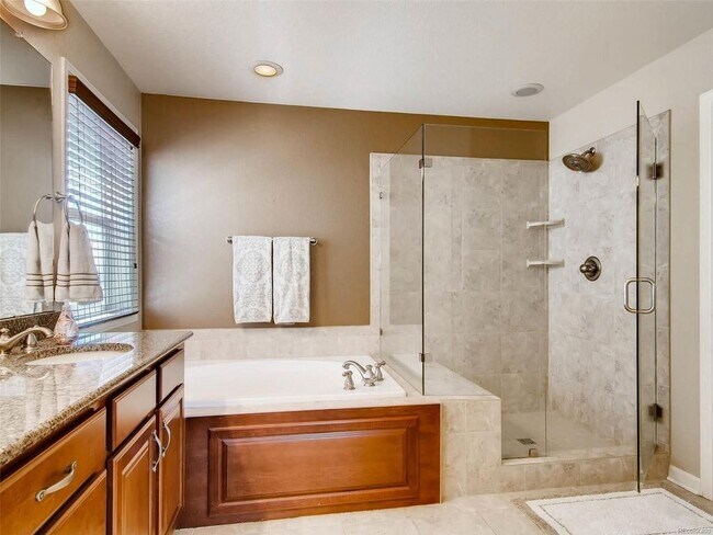 Building Photo - 10732 Hillsboro Cir