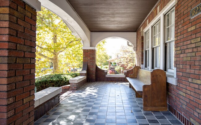 Building Photo - 5825 S Grand Blvd