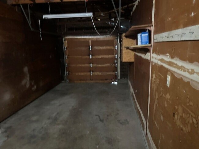 Building Photo - 55-1402