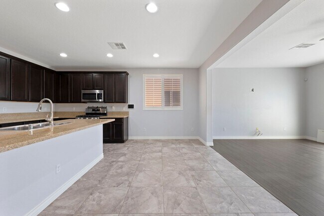 Building Photo - Stunning 1-Story Home in the Heart of Moun...