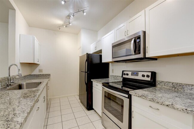 Building Photo - 6000 Reims Rd