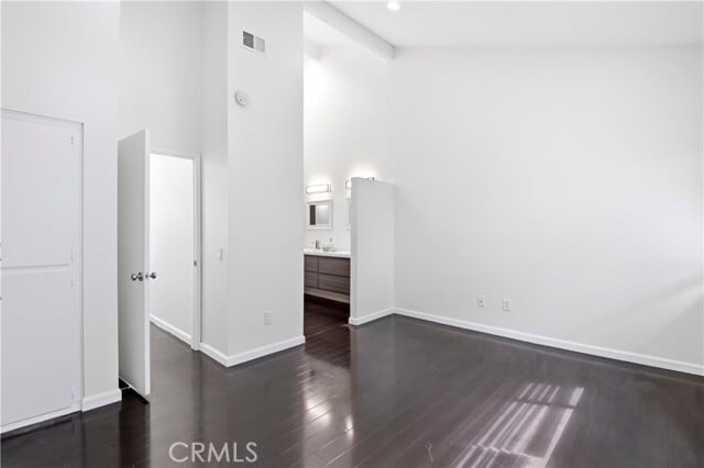 Building Photo - 252 Pineview