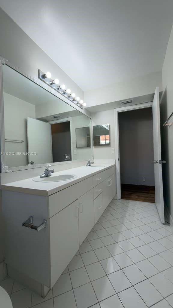 Building Photo - 3948 San Simeon Ln