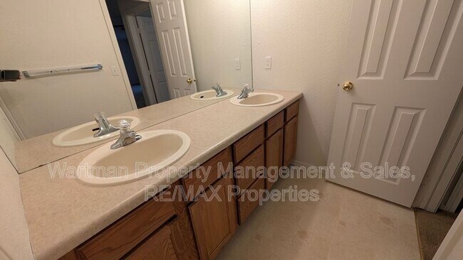 Building Photo - 5120 Finadene Ct