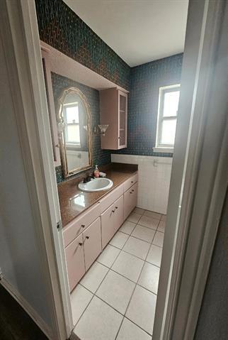 Building Photo - 5825 Birchbrook Dr