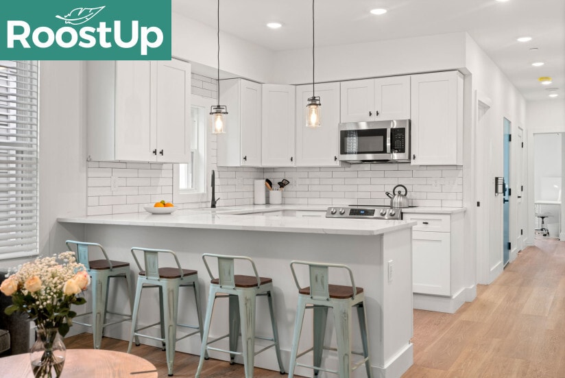 Building Photo - Furnished private bedroom with private ensuite bath