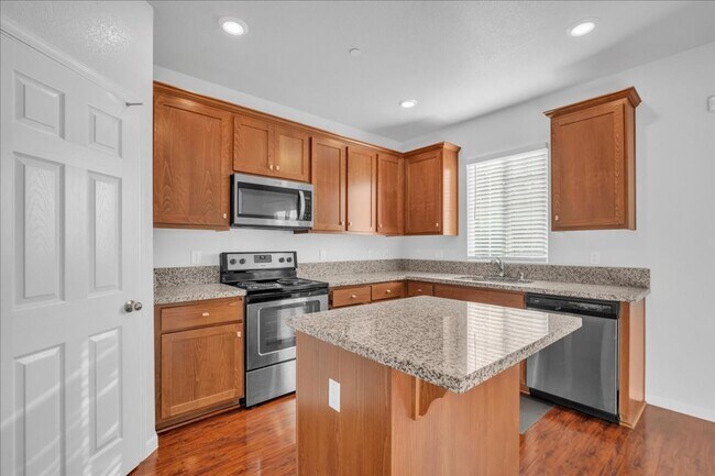 Building Photo - 8071 Weeping Willow Ln