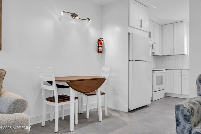 Building Photo - 548 Ocean Blvd