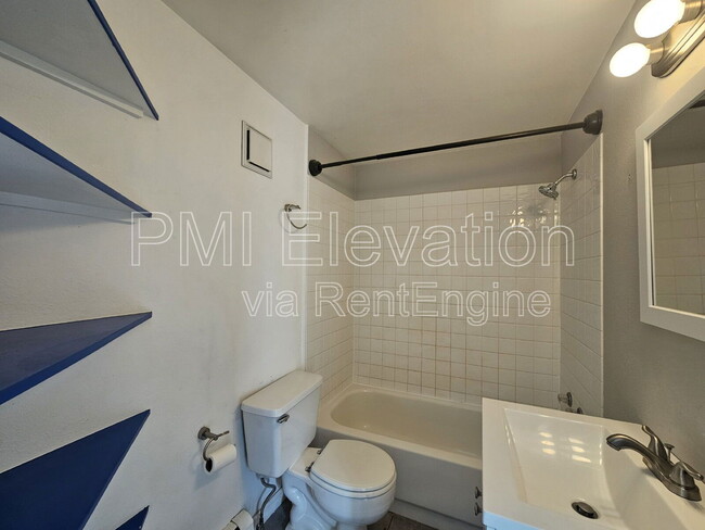 Building Photo - 1140 N Downing St