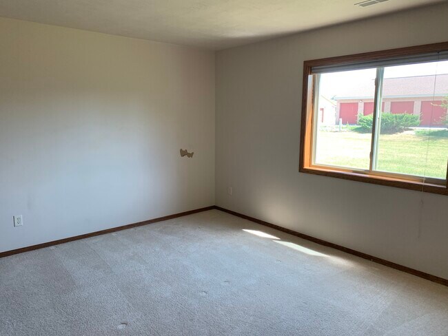 Building Photo - 7514 S Peregrine Pl