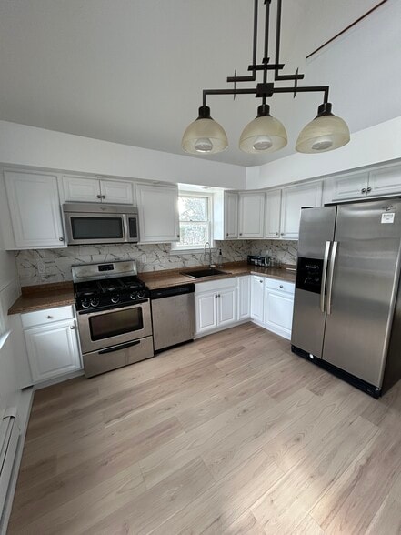 Building Photo - 61 Nelson Ave