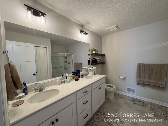 Building Photo - 1550 Torres Ln