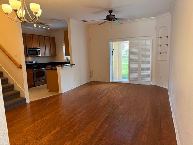 Building Photo - 1241 Twin Trees Ln