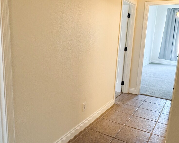 Building Photo - 7260 E Softwind Dr