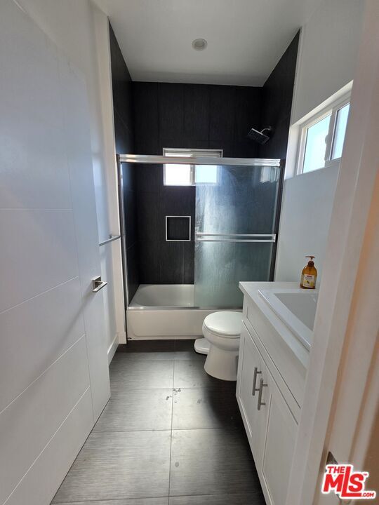 Building Photo - 2765 1/2 W 12th St