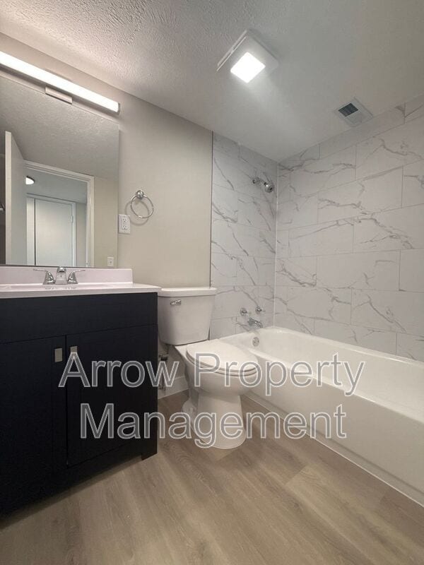 Building Photo - 5703 S 14th St