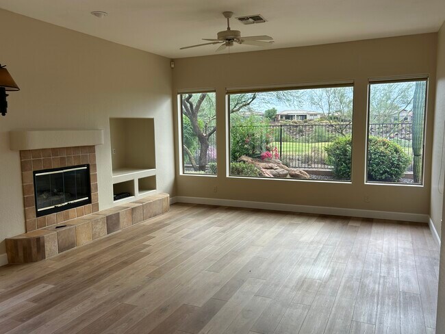 Building Photo - 42019 N Golf Crest Rd