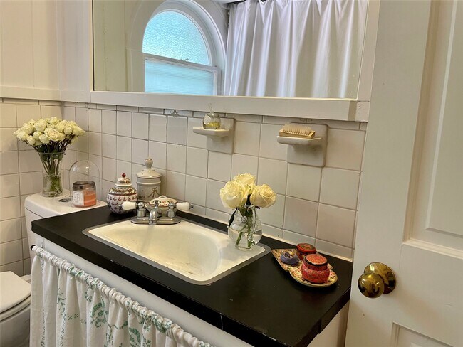 Building Photo - 429 Hawthorne St