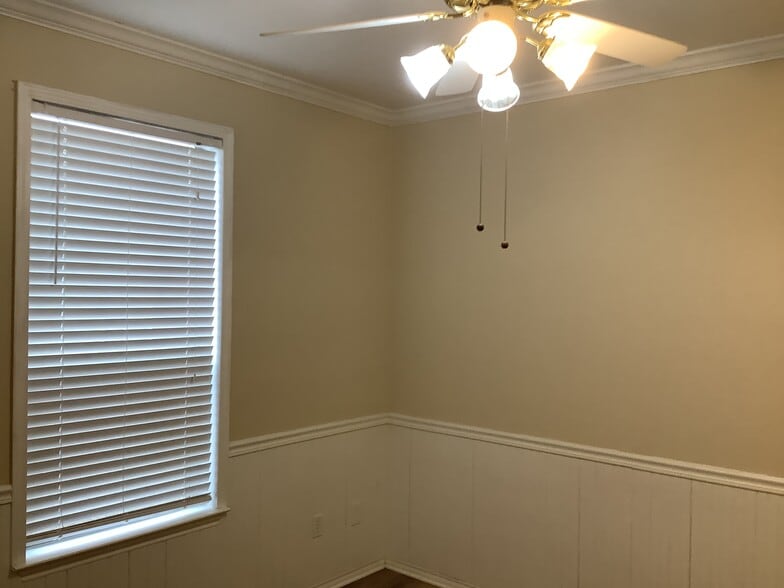 Building Photo - 1511 Cheyenne Trl