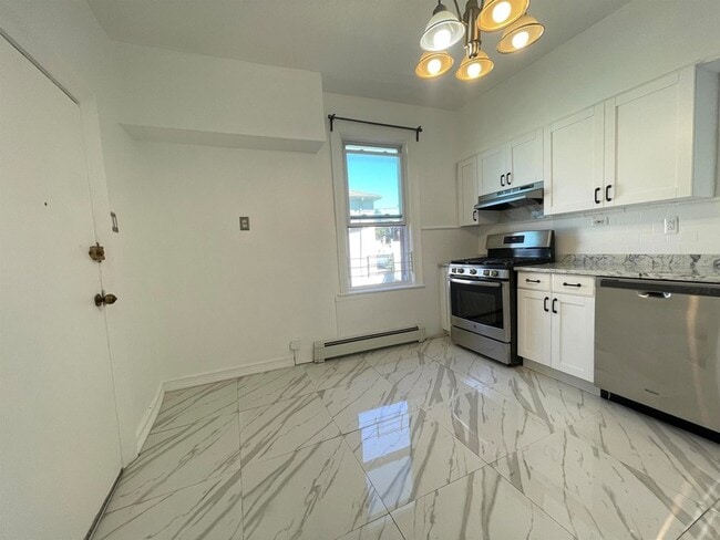 Building Photo - 304 Fulton Ave