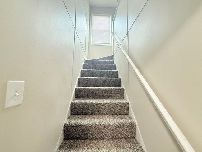 Building Photo - Renovated 3-Bedroom Home – We Welcome Sect...