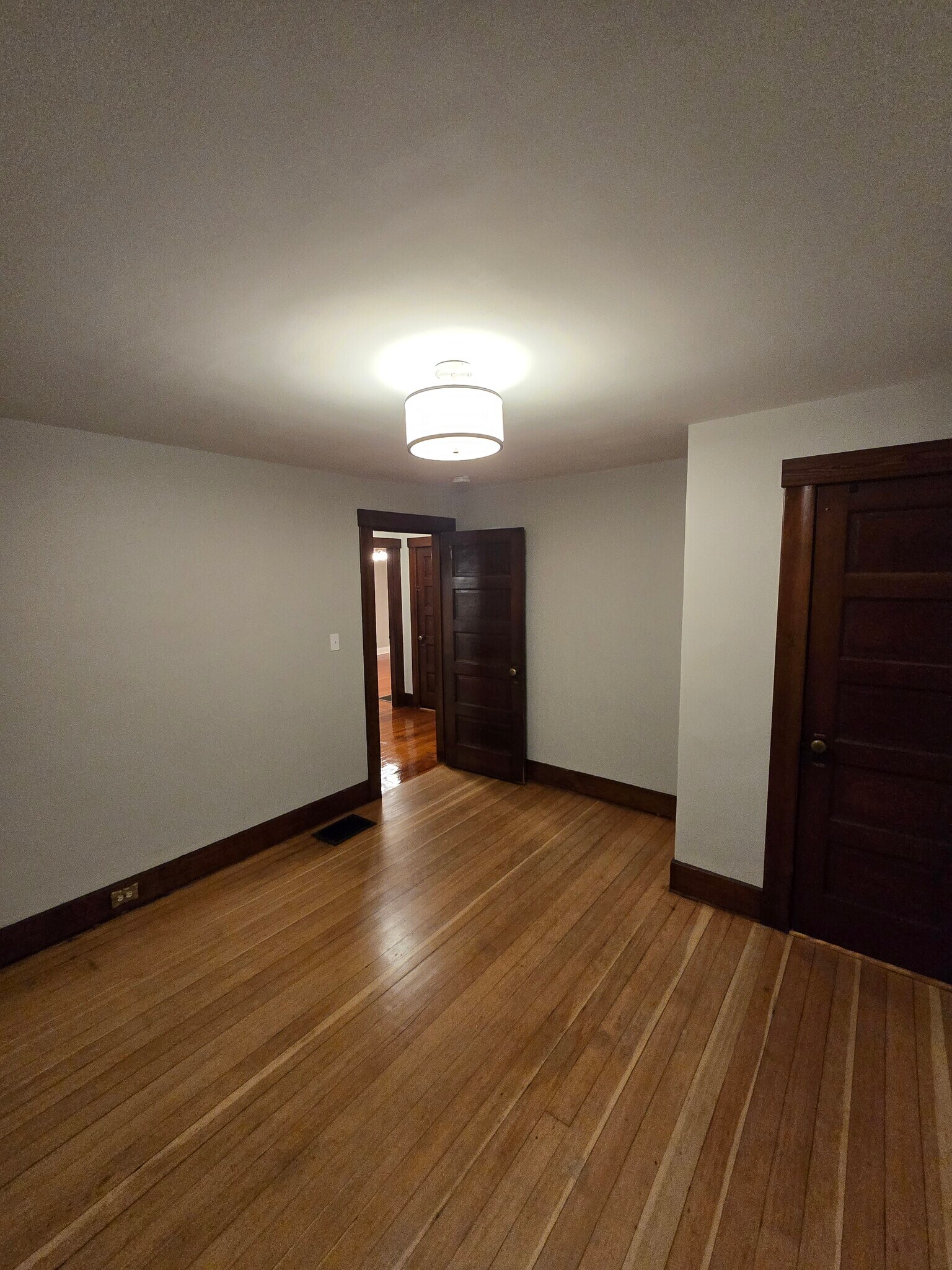 Building Photo - 12 Leland Rd